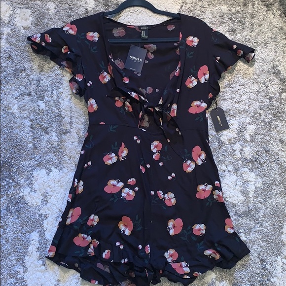 Romper - Picture 2 of 7